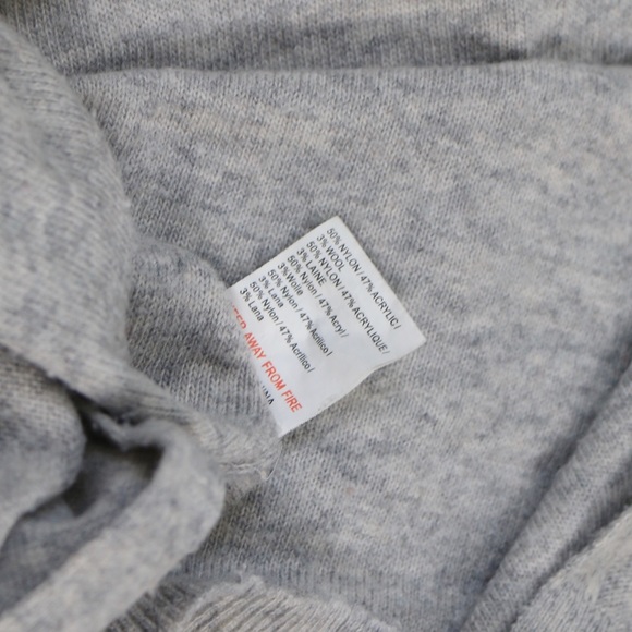 High Low V-Neck Sweater - Picture 5 of 5